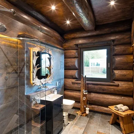 Timberjacks Hotell *