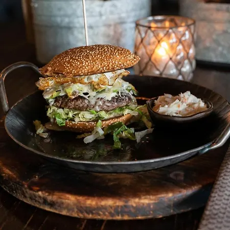 Timberjacks Hotell *