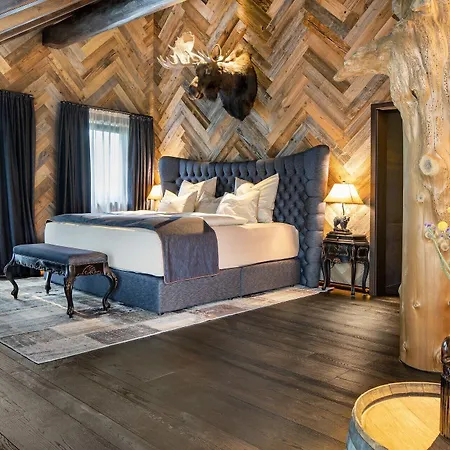 Timberjacks Hotell *