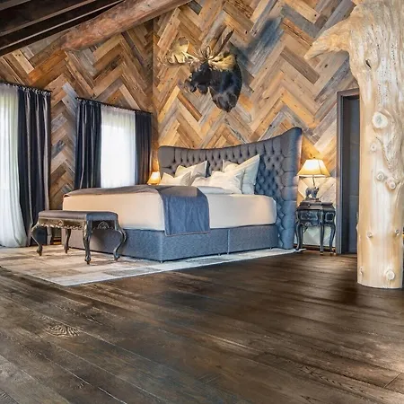 Timberjacks Hotell *