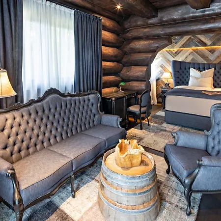 Timberjacks Hotell *